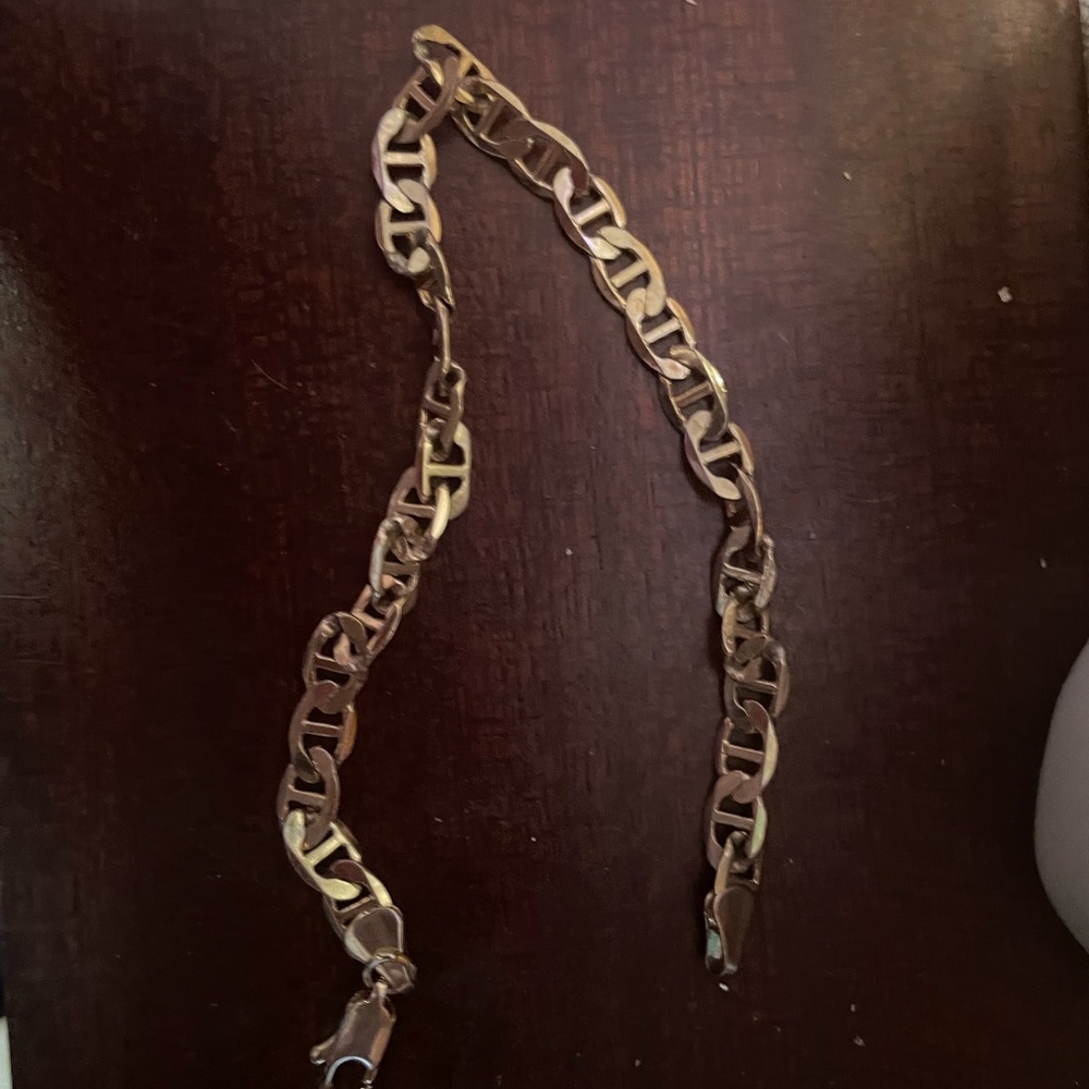 Chain link bracelet gold color